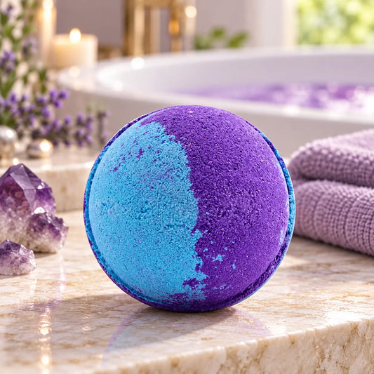 Jumbo Badbomb Amethyst Creed in een luxe badkamersfeer met amethiststenen.