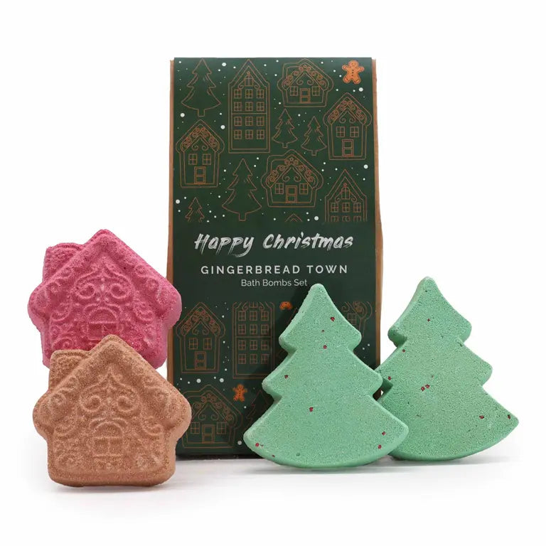 Gemberkoekstad kerst badbruisbal cadeauverpakking met kerstboom en gingerbread vormen
