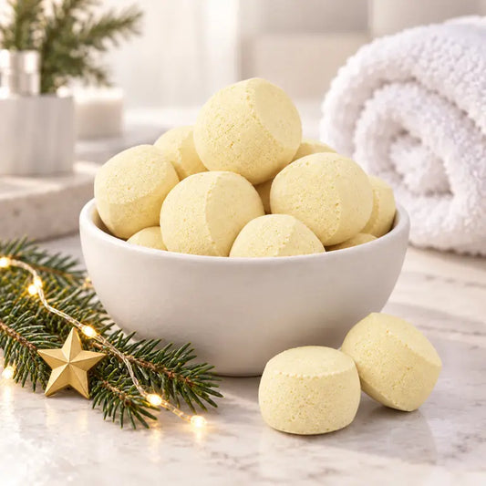 Cosy Winter Nights mini-badbommen in een witte schaal